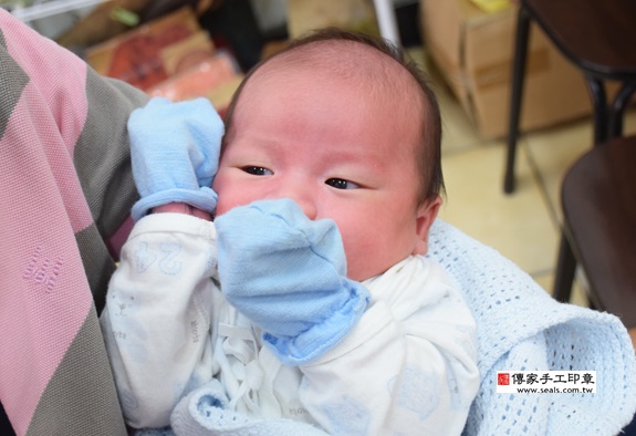 連寶寶(新北永和區嬰兒寶寶滿月剃頭理髮、免費嬰兒剃胎毛儀式吉祥話)。中國風會場，爸媽寶貝免費穿「日中韓」古裝禮服。專業拍照、DVD光碟、證書。★購買「臍帶章、肚臍章、胎毛筆刷印章」贈送：剃頭、收涎、抓周，三選一。 2015.09.20 照片3